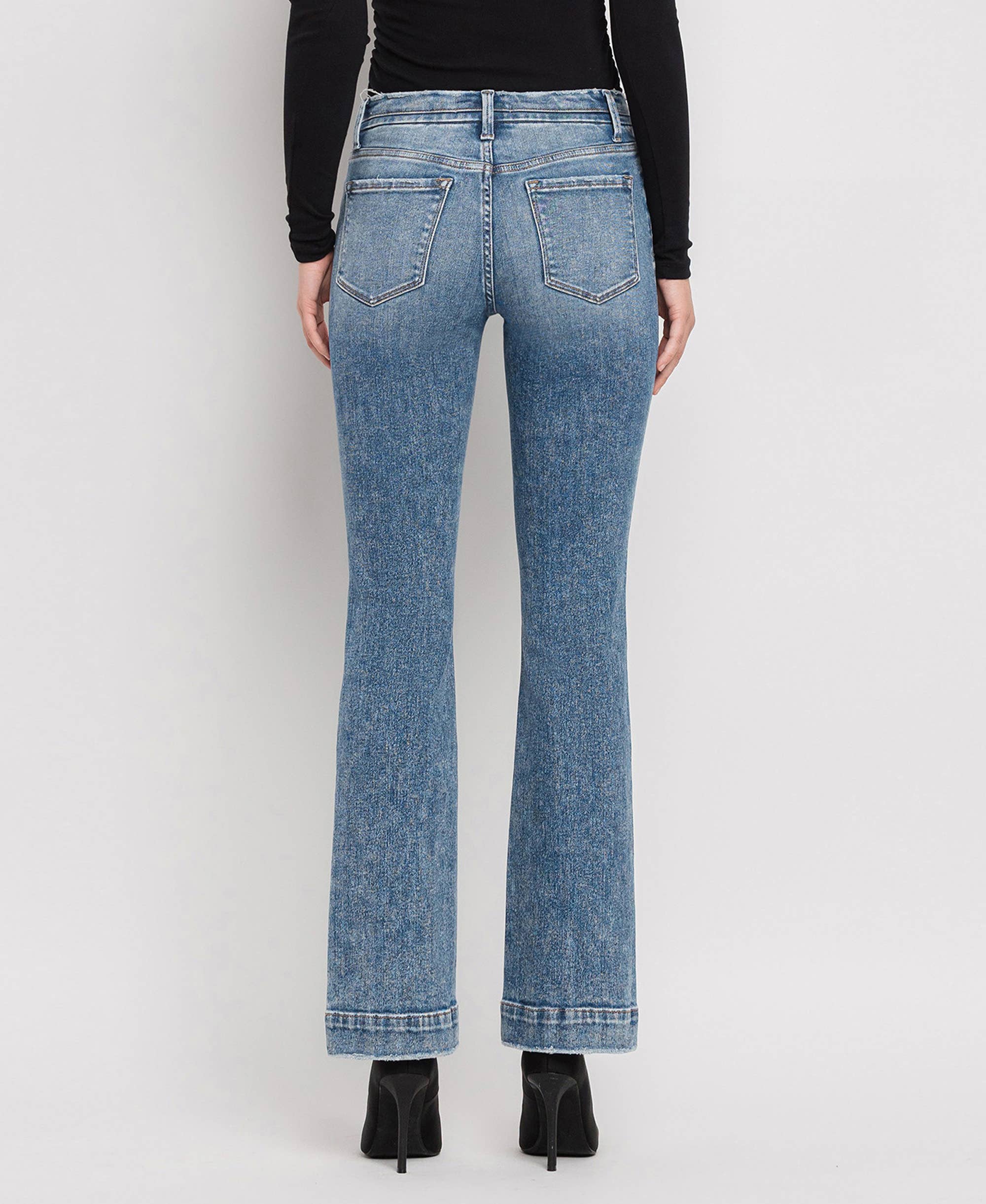 MOUNT BRUCE  MID RISE SEAMLESS WAISTBAND BOOTCUT JEANS
