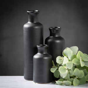 MATTE BLACK VASE