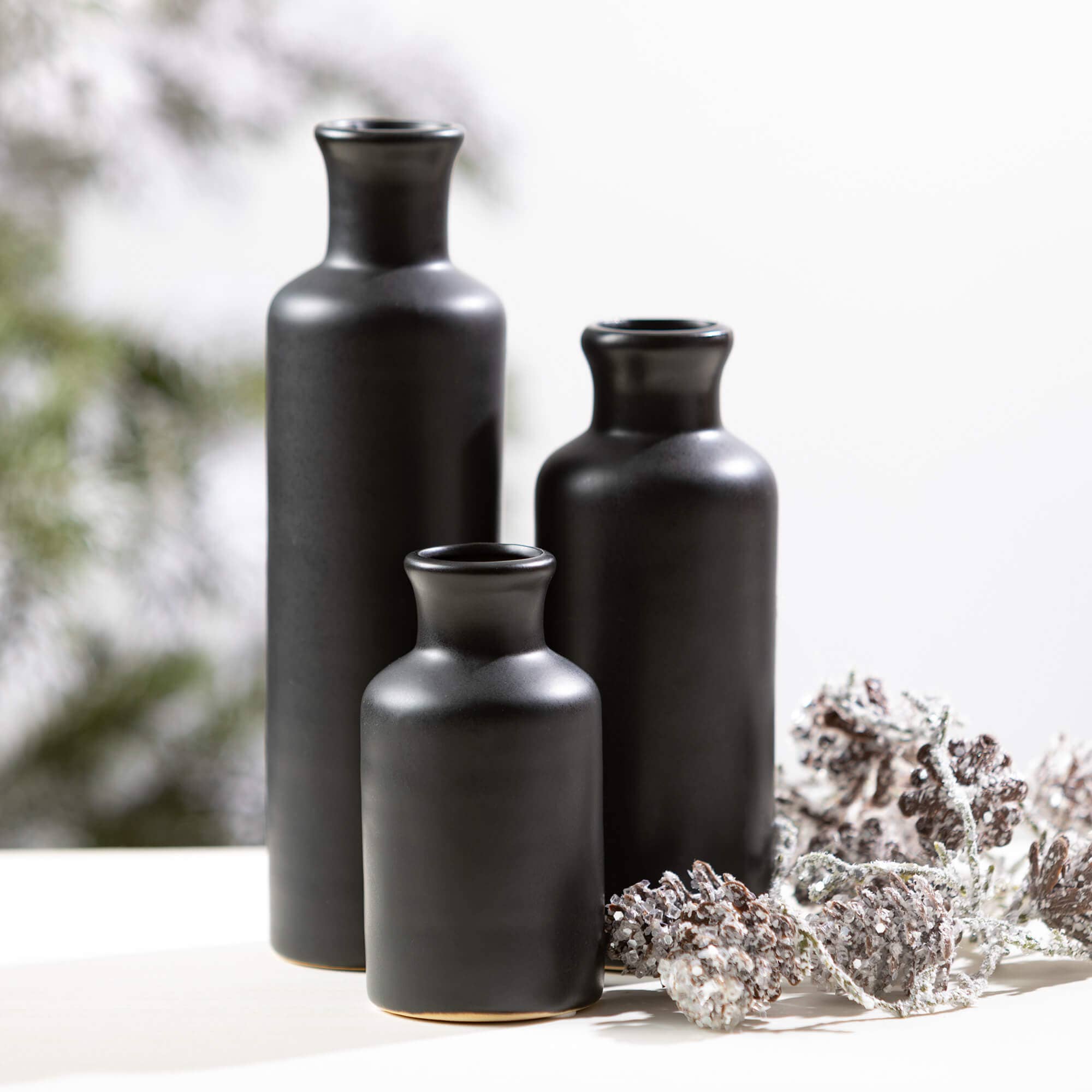 MATTE BLACK VASE