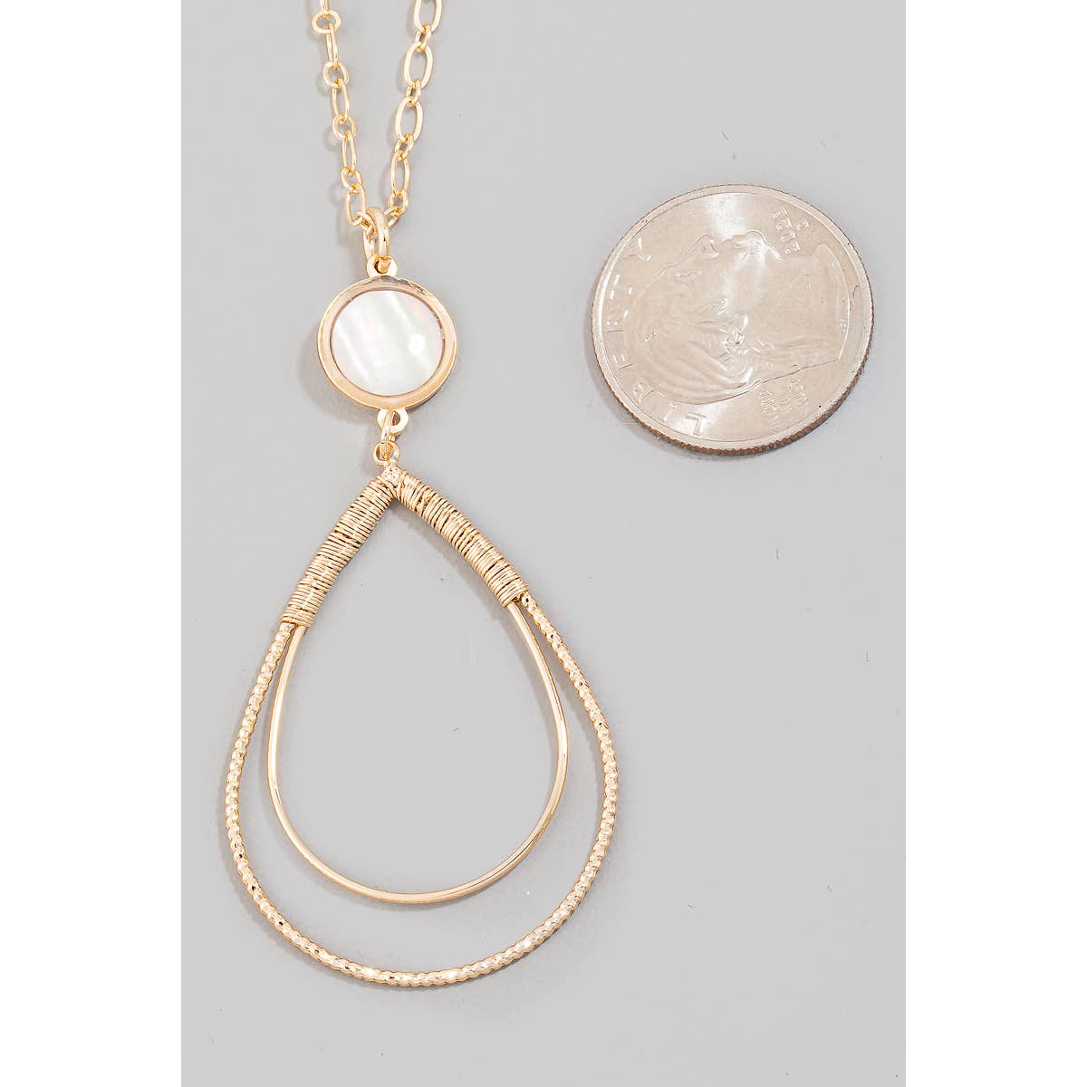 Shell Disc Tear Layered Pendant Necklace Set