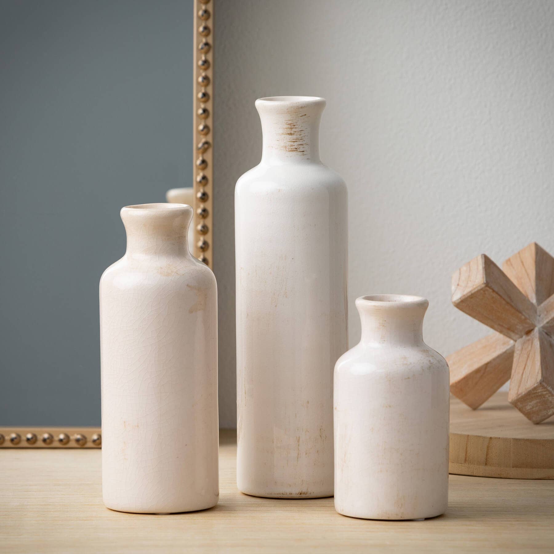 WHITE BOTTLE VASE