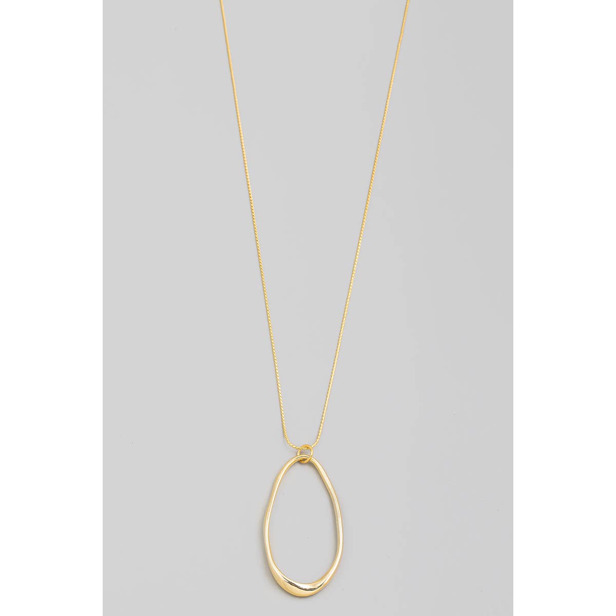 Oval Cutout Pendant Necklace