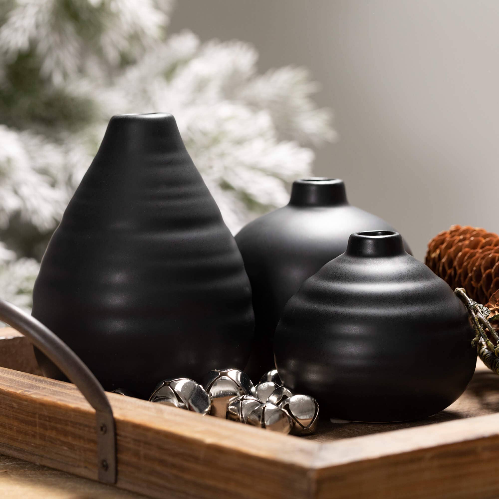 EBONY COMPACT VASE