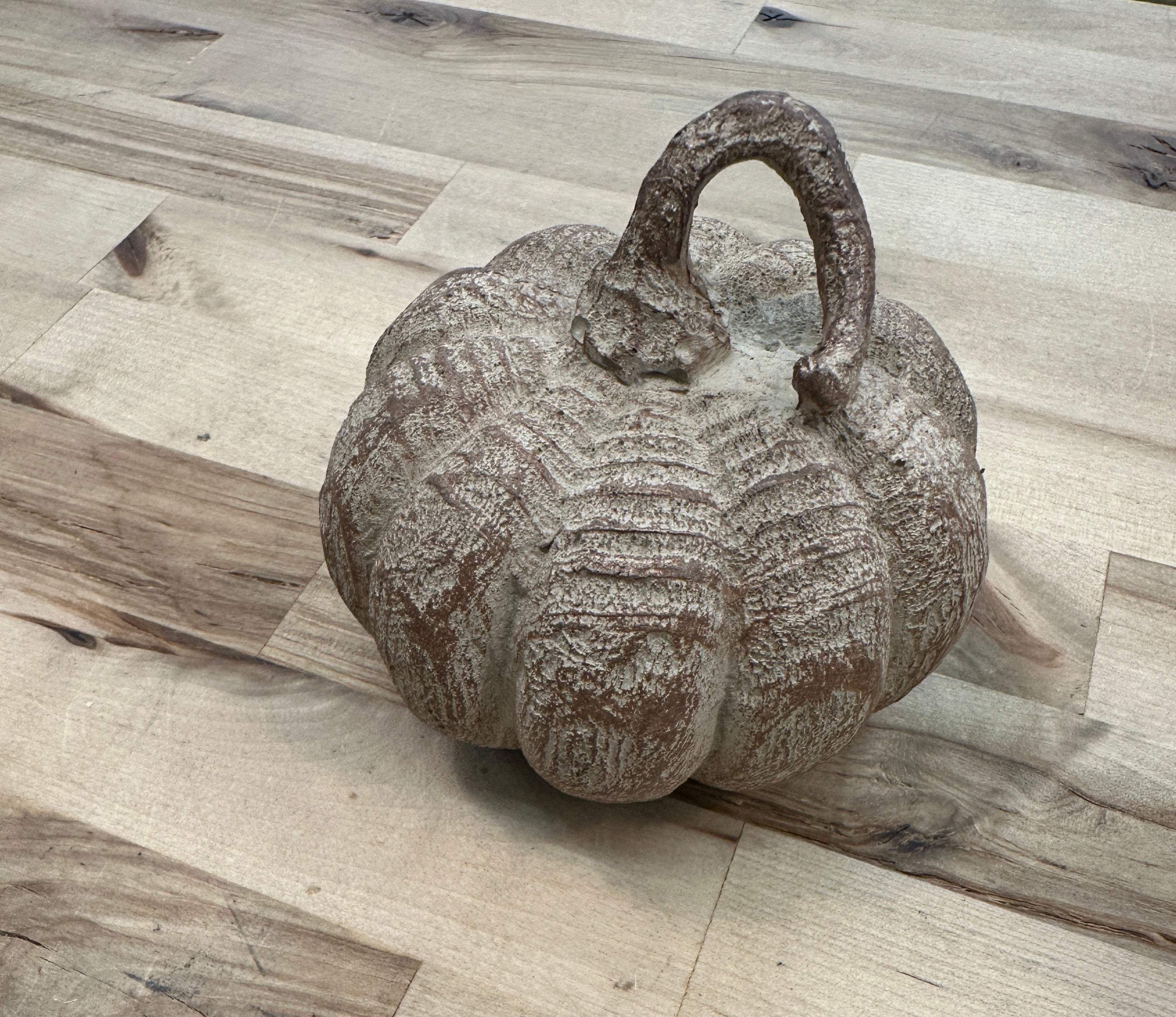 3 Inch Tan Resin Faux Woodgrain Filler Pumpkin