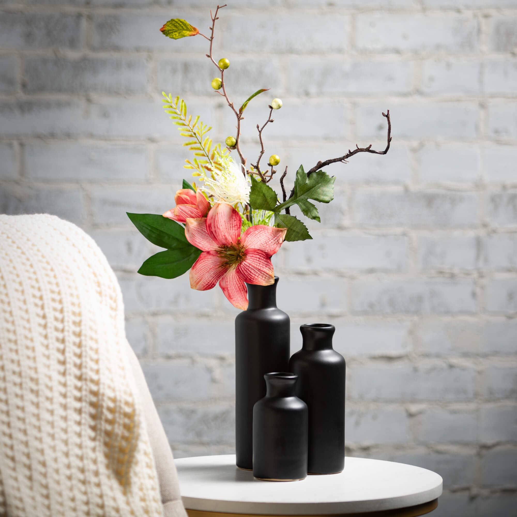 MATTE BLACK VASE