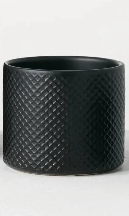 BLACK TEXTURED POT