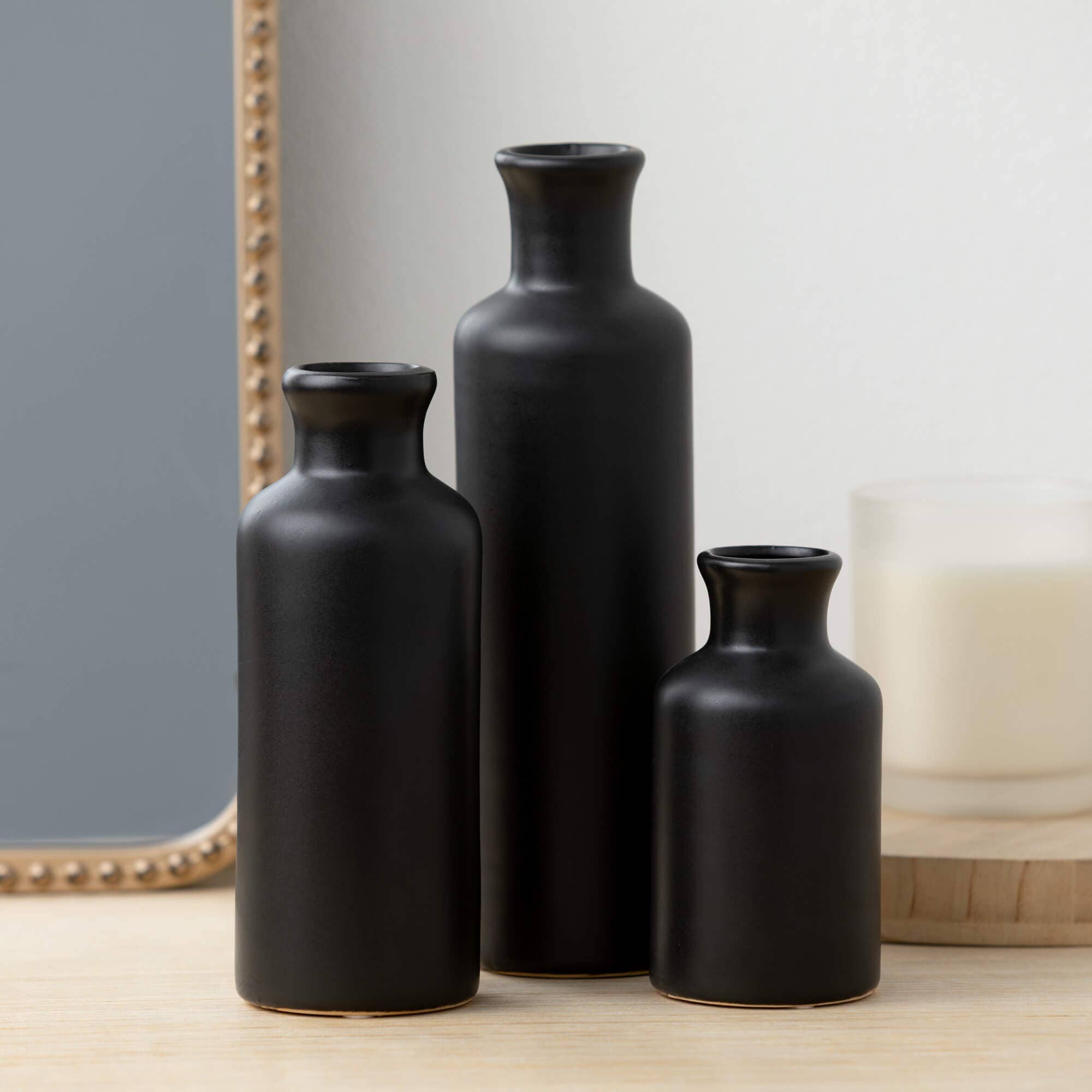 MATTE BLACK VASE