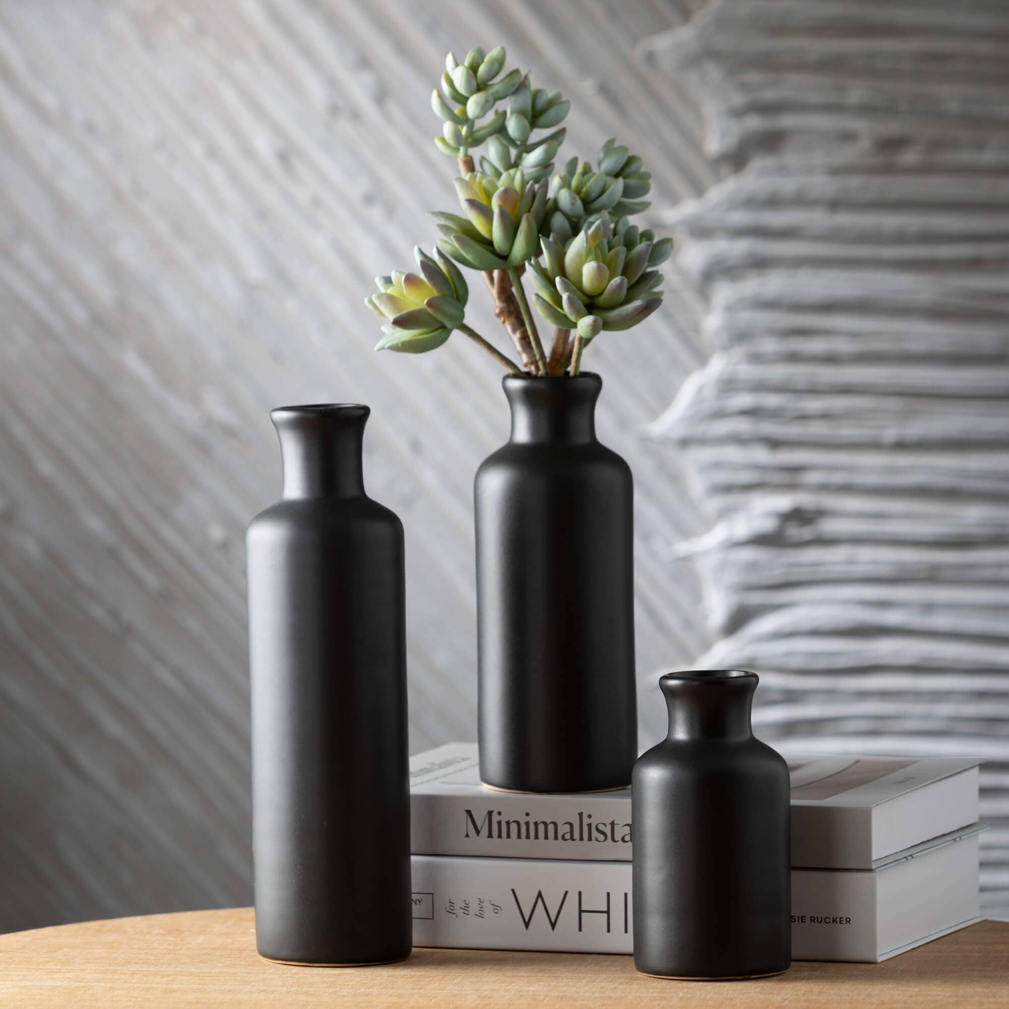 MATTE BLACK VASE