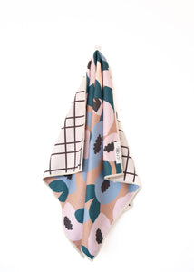 Lilly Plaid: Reversible Hand Towel: Brown / Hand Towel