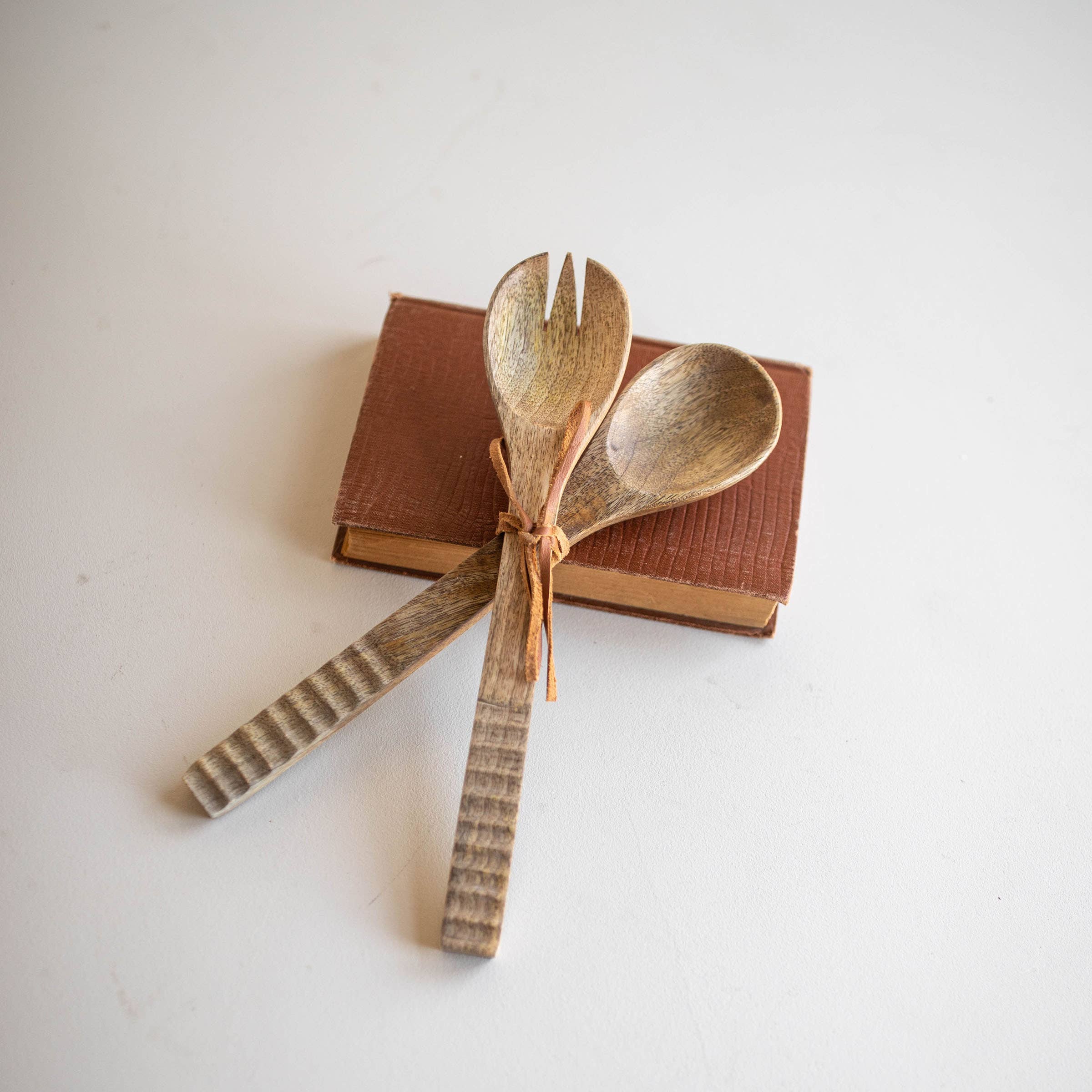 S/2 Carved Serving Utensils